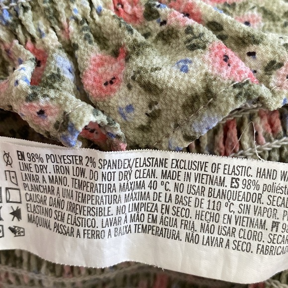 Forever 21 Green And Pink Floral Smocked Blouse - Picture 4 of 5